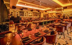 A glamorous dining room with plus seating.