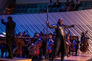 Opera taking place in a public space
