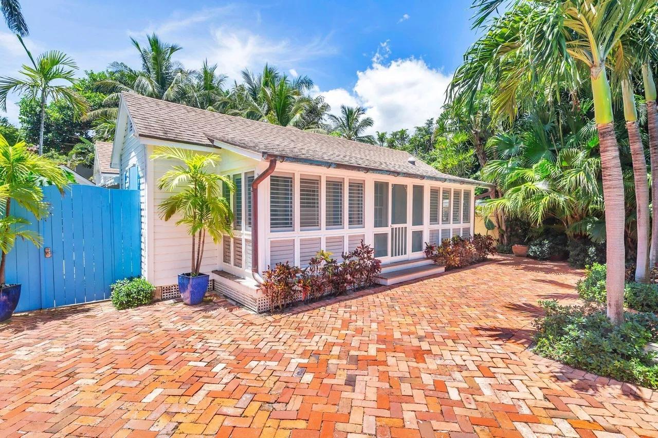 Exterior of Jimmy Buffett's bungalow