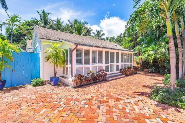 Exterior of Jimmy Buffett's bungalow