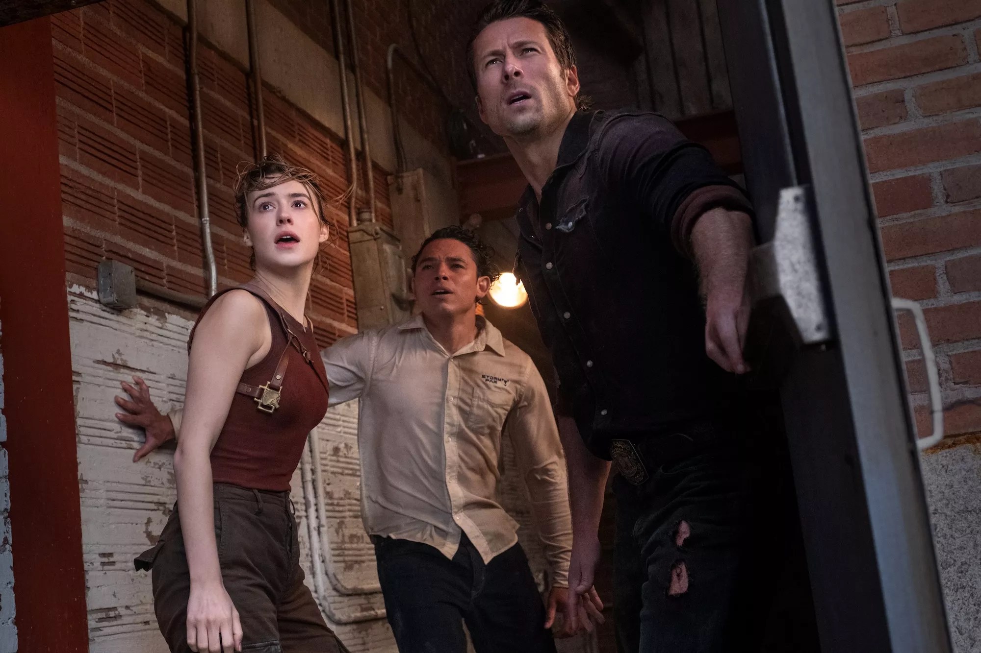 Still of Daisy Edgar-Jones, Anthony Ramos, and Glen Powell in Twisters