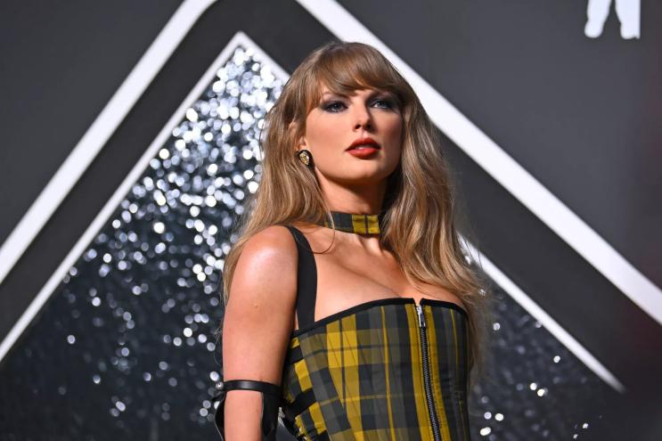 Taylor Swift at the 2024 MTV Video Music Awards at UBS Arena
