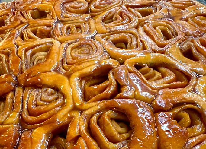 rolls of cinnamon buns