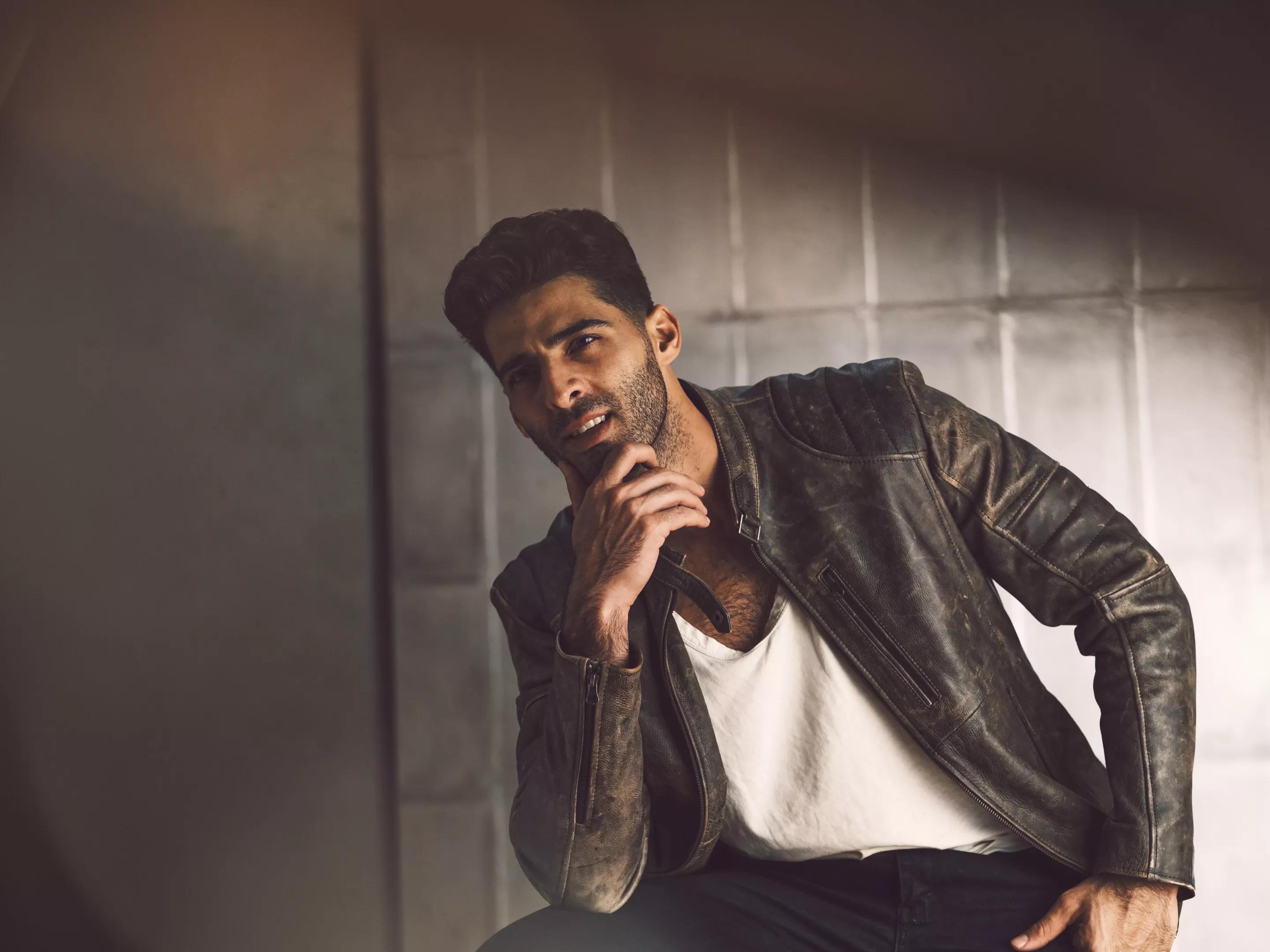 headshot of actor Jason Canela